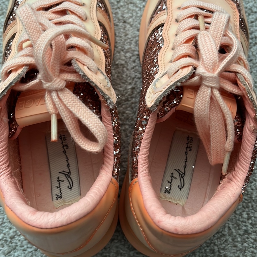 Vintage Havana Sneakers - Picture 5 of 5